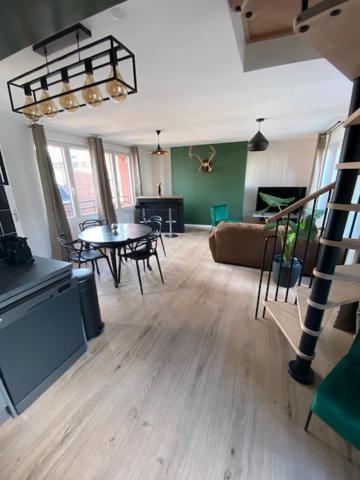 Duplex Proche Gare Vue Tour Perret Avec Parking Gratuit Apartment Amiens